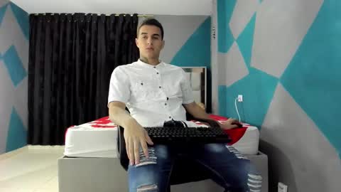 Snapshot of simonkeler chatting on January 6, 1:31 am SIMON KELER online show from January 6, 1:31 am