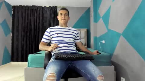 Snapshot of simonkeler chatting on January 23, 9:18 pm SIMON KELER online show from January 23, 9:18 pm