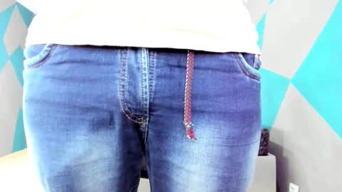 Snapshot of simonkeler chatting on February 5, 6:02 am SIMON KELER online show from February 5, 6:02 am