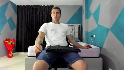 Snapshot of simonkeler chatting on February 28, 3:48 am SIMON KELER online show from February 28, 3:48 am