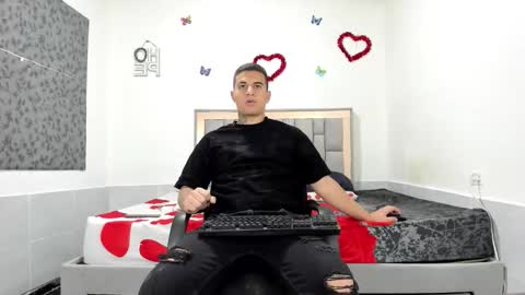 Snapshot of simonkeler chatting on September 29, 3:00 am SIMON KELER online show from September 29, 3:00 am