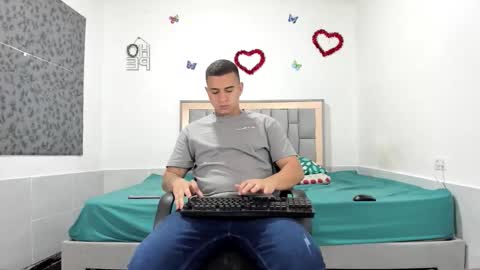 Snapshot of simonkeler chatting on October 12, 7:57 pm SIMON KELER online show from October 12, 7:57 pm