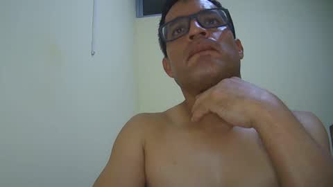 Snapshot of simpatico977 chatting on November 18, 5:01 am Denis online show from November 18, 5:01 am