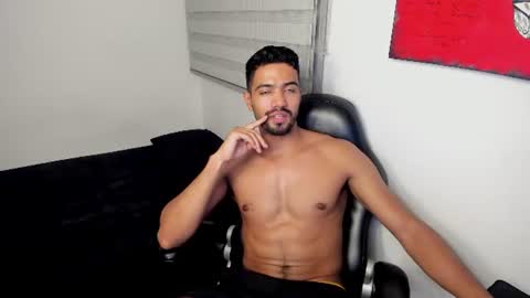 Snapshot of simple_guyy chatting on June 18, 12:22 am Andrey online show from June 18, 12:22 am