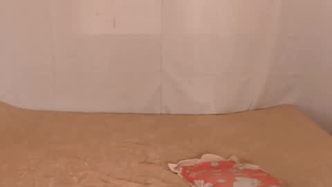 L Y N online show from February 10, 4:38 am