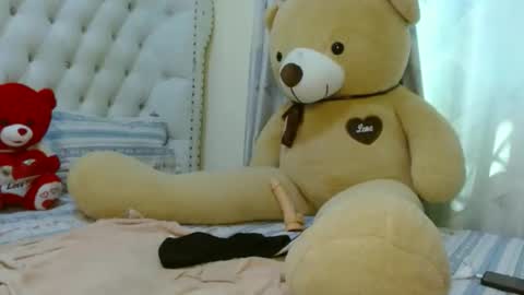 simply_eve1 online show from April 24, 7:33 am