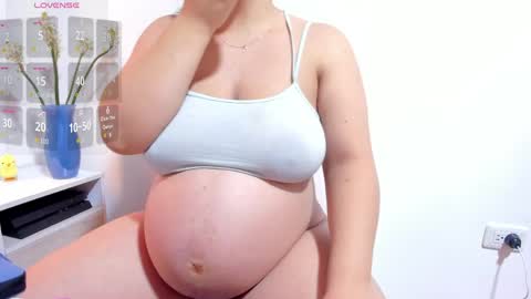 zoe online show from April 13, 6:13 pm