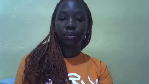 simplyloy33 online show from May 6, 1:47 am