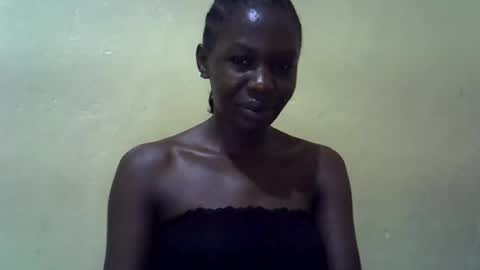 Snapshot of simplyloy33 chatting on July 7, 7:23 am simplyloy33 online show from July 7, 7:23 am