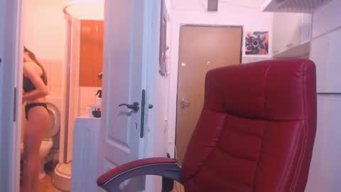 Snapshot of simyhvn chatting on November 1, 6:32 pm simyhvn online show from November 1, 6:32 pm