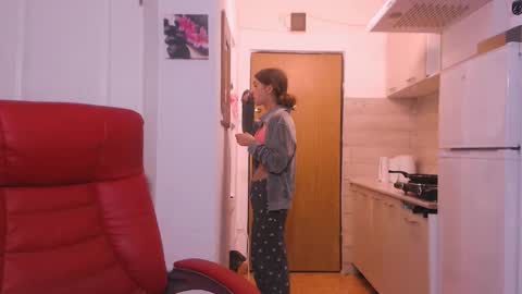 Snapshot of simyhvn chatting on December 2, 5:35 am simyhvn online show from December 2, 5:35 am