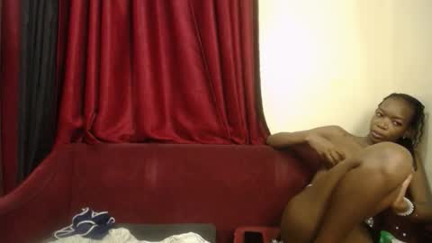 Snapshot of sin_doll chatting on February 25, 8:07 pm Elsie online show from February 25, 8:07 pm