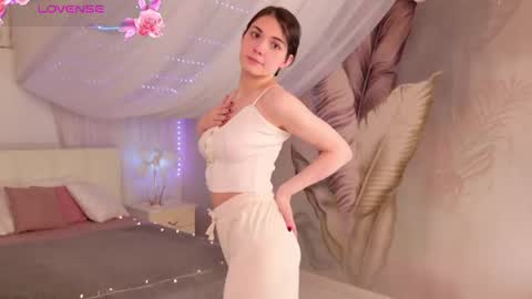 Snapshot of sindell_cryell chatting on August 8, 8:00 pm sindell_cryell online show from August 8, 8:00 pm