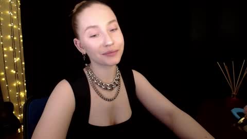 Snapshot of sindiwatsoon chatting on March 28, 7:35 pm Sindi online show from March 28, 7:35 pm