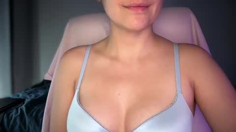 Snapshot of sindrastone chatting on September 9, 11:26 pm Sindra online show from September 9, 11:26 pm