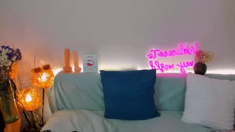 Snapshot of sindy_chiks chatting on November 15, 4:43 am Sindy online show from November 15, 4:43 am