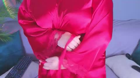 Snapshot of sinful_helena chatting on September 23, 4:48 am sinful_helena online show from September 23, 4:48 am