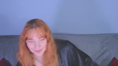 Snapshot of sinful_helena chatting on May 21, 3:35 am sinful_helena online show from May 21, 3:35 am