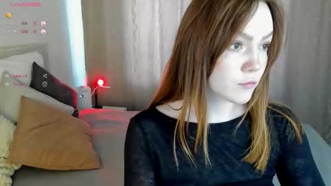 Snapshot of sinfulsmile_ chatting on March 17, 3:33 am Ivy online show from March 17, 3:33 am