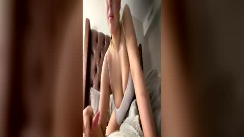 sinfulsophia online show from June 27, 4:50 am