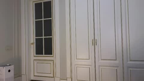 Ellie online show from April 12, 7:35 am