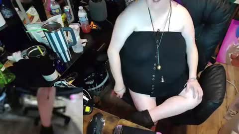 Sinstress hemlock online show from June 10, 11:46 pm