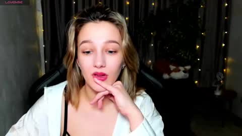 Sinty Noria online show from February 25, 1:20 am