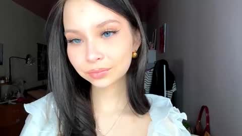 Emma online show from November 18, 12:31 pm