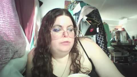 Snapshot of siofra chatting on February 21, 7:54 pm Siofra online show from February 21, 7:54 pm