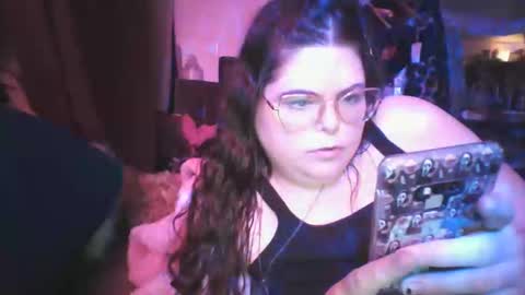 Snapshot of siofra chatting on February 28, 10:41 am Siofra online show from February 28, 10:41 am