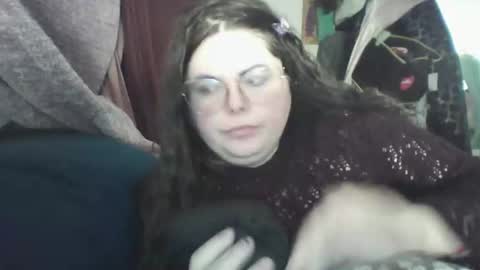 Snapshot of siofra chatting on March 4, 7:51 am Siofra online show from March 4, 7:51 am