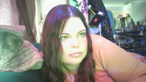 Snapshot of siofra chatting on March 5, 3:18 pm Siofra online show from March 5, 3:18 pm