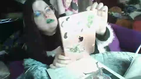 Snapshot of siofra chatting on March 8, 7:09 pm Siofra online show from March 8, 7:09 pm