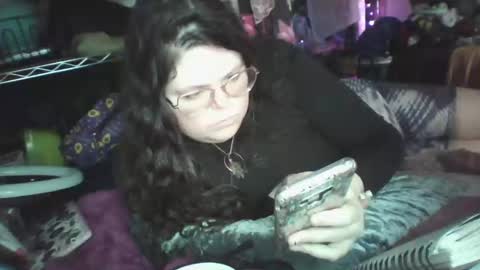 Snapshot of siofra chatting on March 10, 1:32 pm Siofra online show from March 10, 1:32 pm