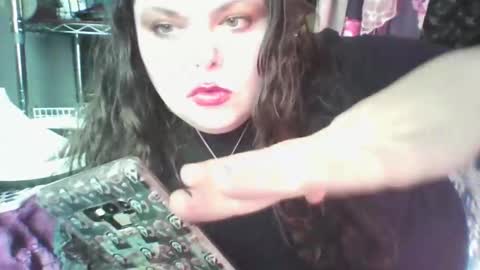 Snapshot of siofra chatting on March 10, 4:35 pm Siofra online show from March 10, 4:35 pm