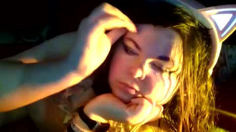 Snapshot of siofra chatting on October 31, 4:24 am Siofra online show from October 31, 4:24 am