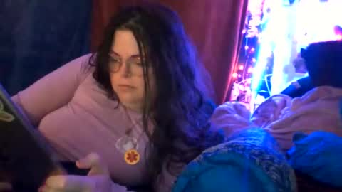 Snapshot of siofra chatting on November 7, 7:41 am Siofra online show from November 7, 7:41 am