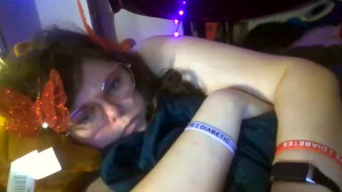 Snapshot of siofra chatting on November 20, 1:17 am Siofra online show from November 20, 1:17 am