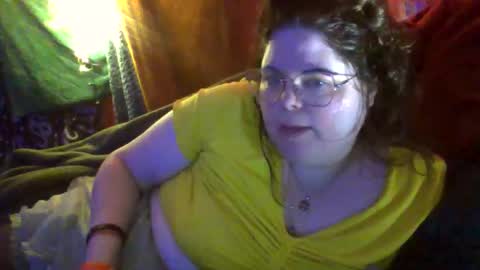 Snapshot of siofra chatting on April 28, 1:48 am Siofra online show from April 28, 1:48 am