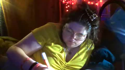 Snapshot of siofra chatting on April 28, 2:27 am Siofra online show from April 28, 2:27 am