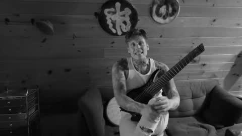 Snapshot of siphonophorstrings chatting on October 25, 7:27 am Dustbunnyfoofoo online show from October 25, 7:27 am