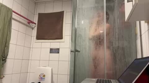Snapshot of sir_and_essre chatting on January 7, 5:15 pm Sir Bacchus Miss Essre online show from January 7, 5:15 pm