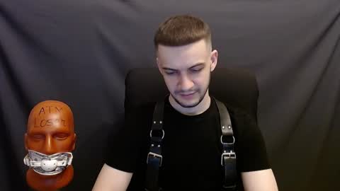 Snapshot of sir_damien chatting on December 3, 1:21 pm Sir Damien online show from December 3, 1:21 pm