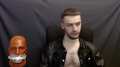 Snapshot of sir_damien chatting on December 7, 8:27 pm Sir Damien online show from December 7, 8:27 pm