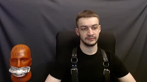 Snapshot of sir_damien chatting on December 10, 9:11 pm Sir Damien online show from December 10, 9:11 pm