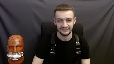 Snapshot of sir_damien chatting on December 11, 9:01 pm Sir Damien online show from December 11, 9:01 pm