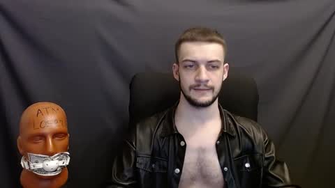 Snapshot of sir_damien chatting on December 15, 8:25 pm Sir Damien online show from December 15, 8:25 pm