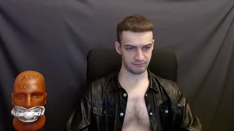 Snapshot of sir_damien chatting on December 18, 8:47 pm Sir Damien online show from December 18, 8:47 pm