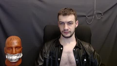 Snapshot of sir_damien chatting on January 17, 3:12 am Sir Damien online show from January 17, 3:12 am