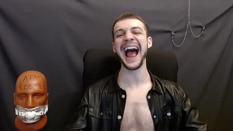 Snapshot of sir_damien chatting on January 17, 8:44 pm Sir Damien online show from January 17, 8:44 pm